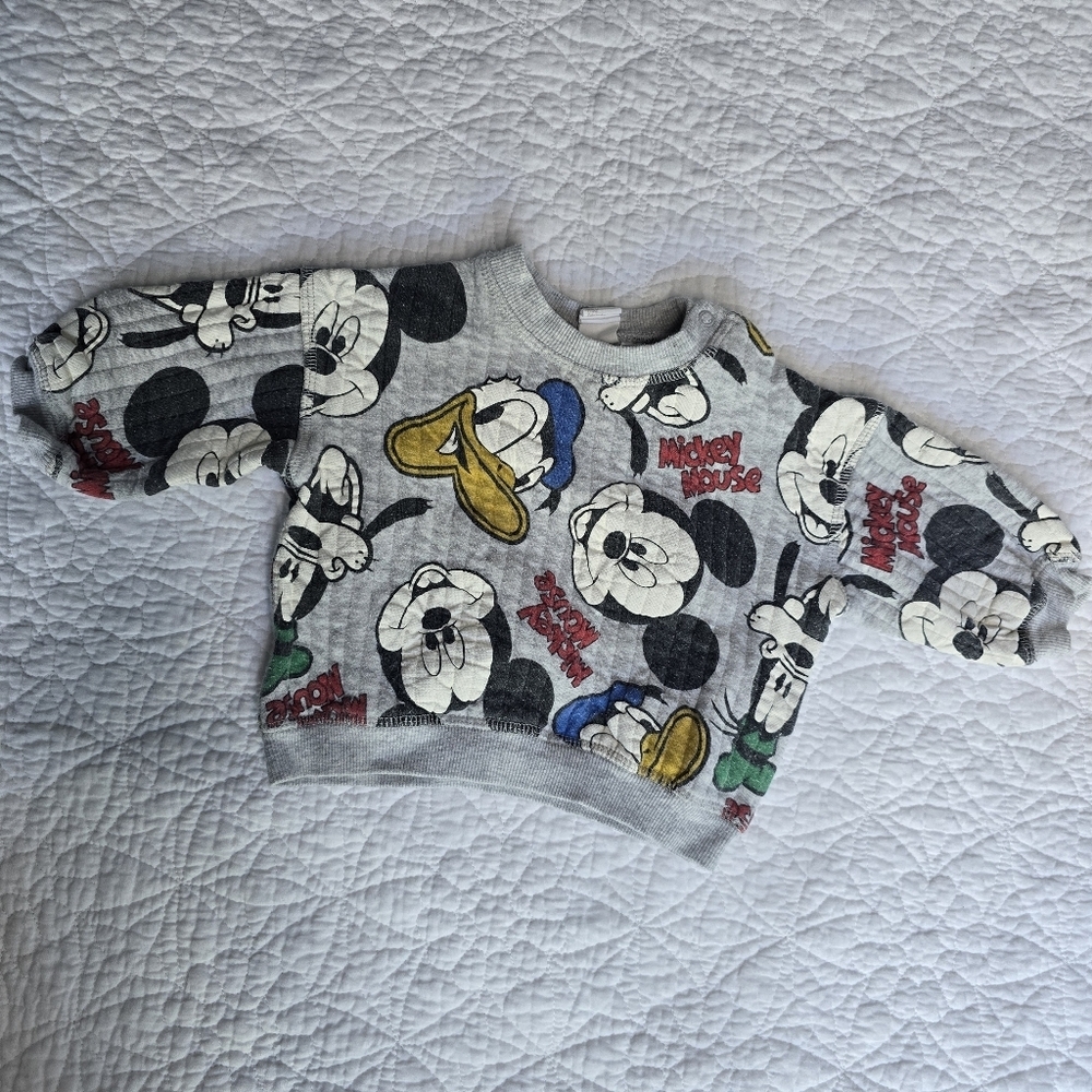 H&M Disney Mickey Mouse Baby 6-9 Month Sweatshirt Crew Neck Sweater